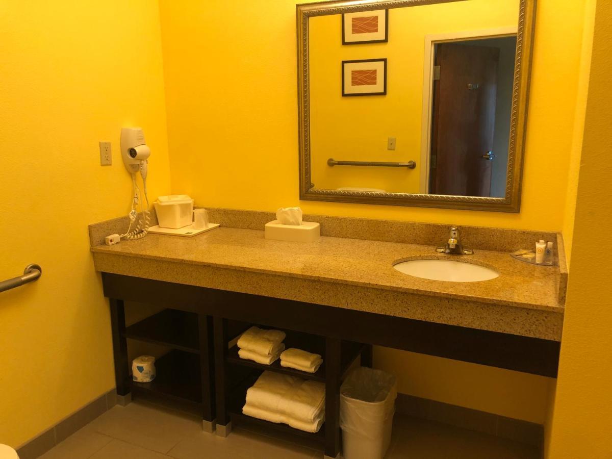 Rogersville Comfort Inn & Suites מראה חיצוני תמונה